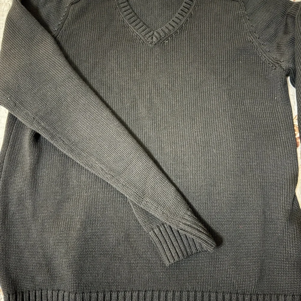 Lands' End Men's Navy V-Neck Sweater